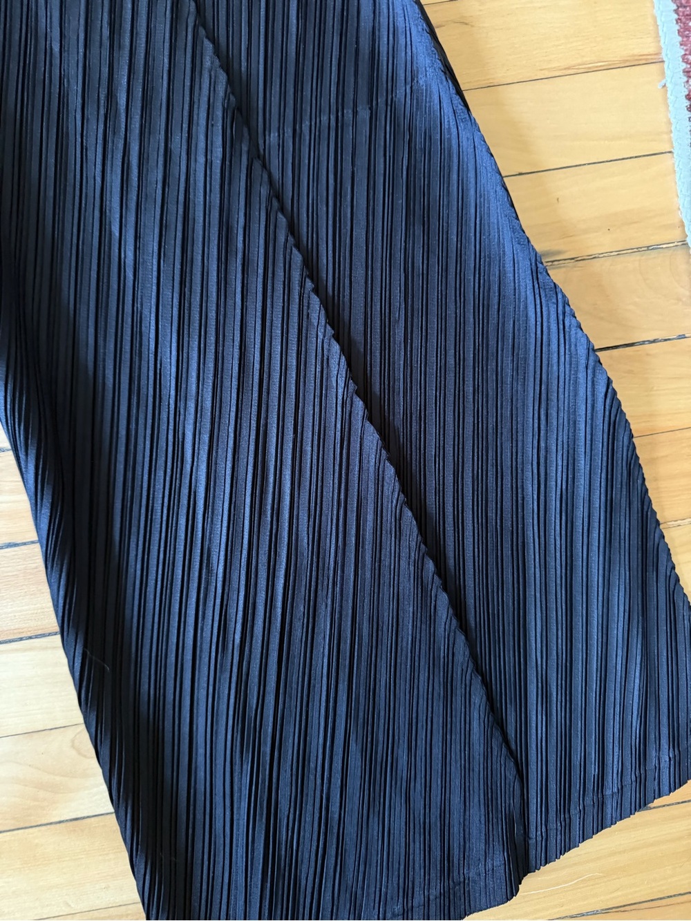 Issye Miyake | Pleated Culottes - Picture 2 of 5